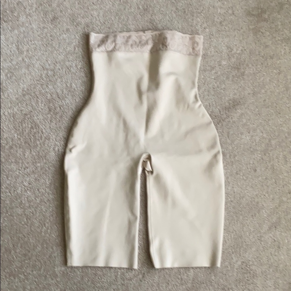 NWOT Wonderlul Kardashian Shapewear